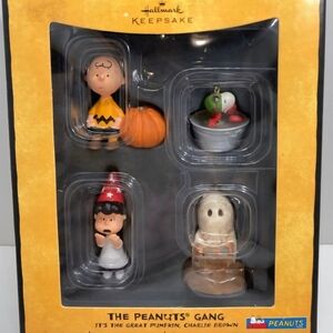 2008 Hallmark Peanuts Gang Halloween Ornaments- Yellow and Black - HTF